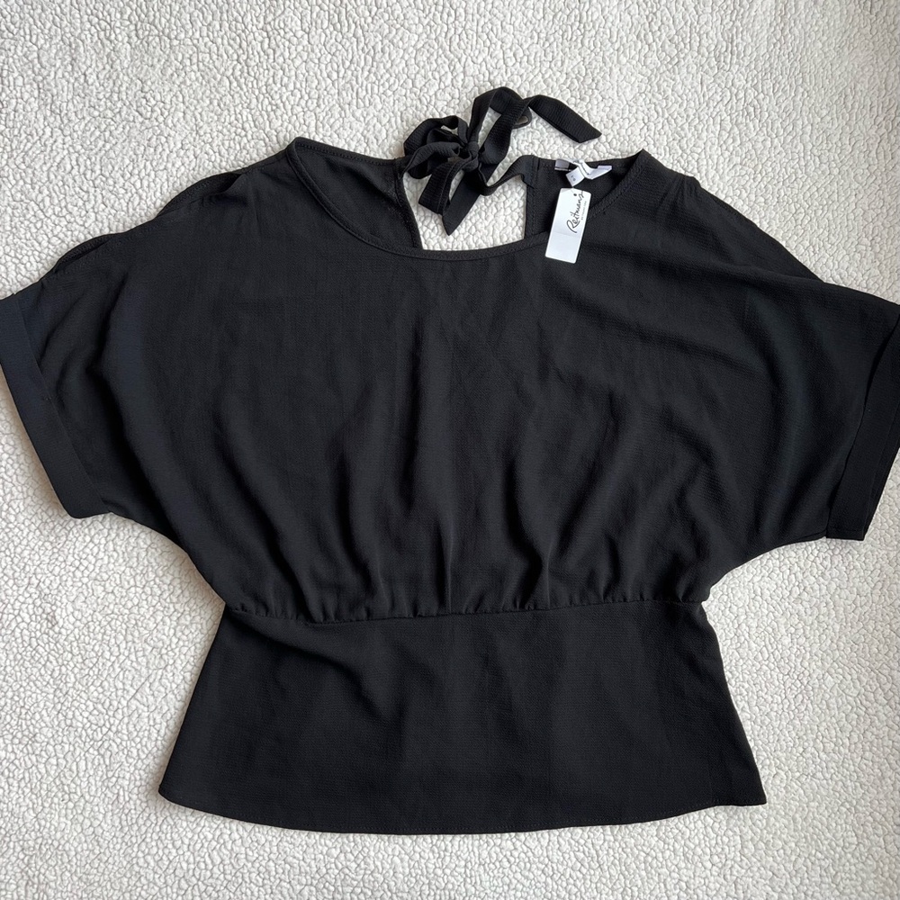 New Reitmans Short Sleeve Crew Neck